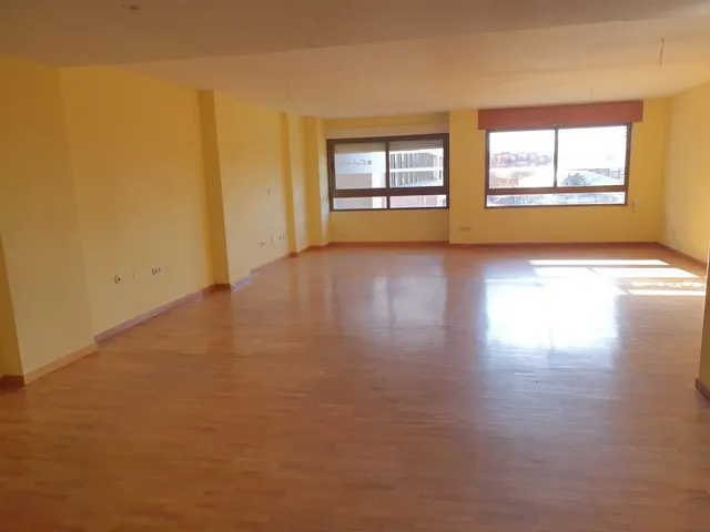 OFICINA MUY LUMINOSA Y GRANDE — 8