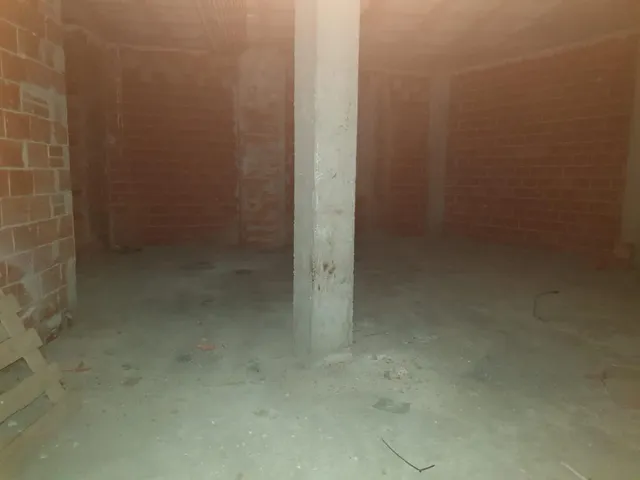 Amplio bajo comercial de 395 m2 en Alcantarilla — 2