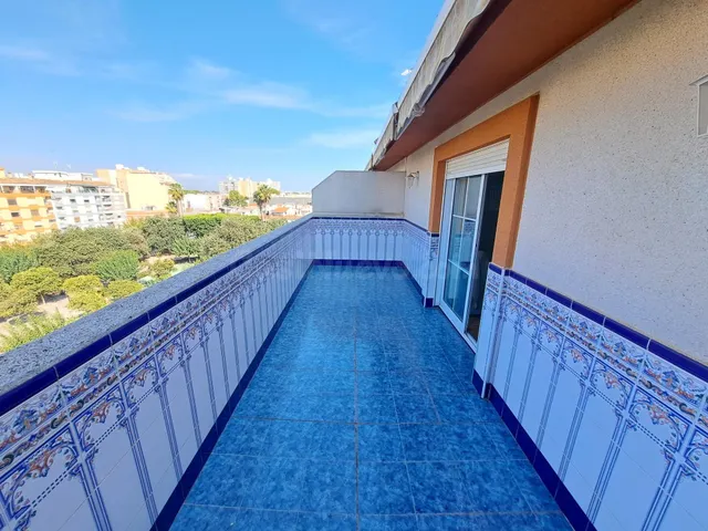 Precioso ático con vistas despejadas al Parque Pere Crespí - foto 5