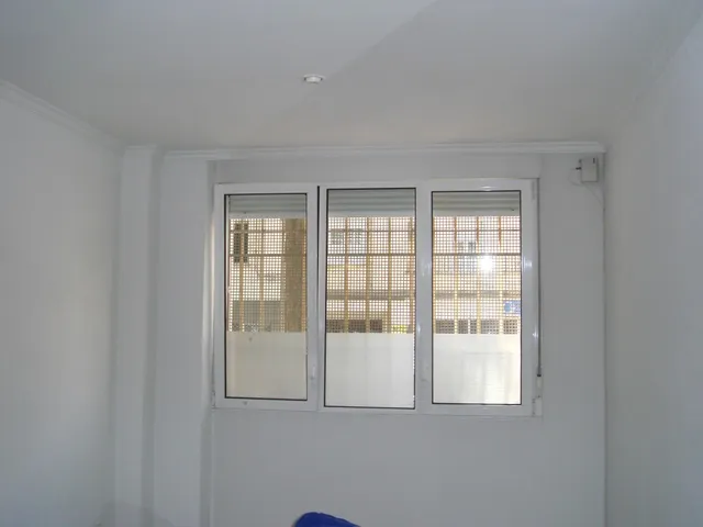TRES VIVIENDAS EN VENTA — 28