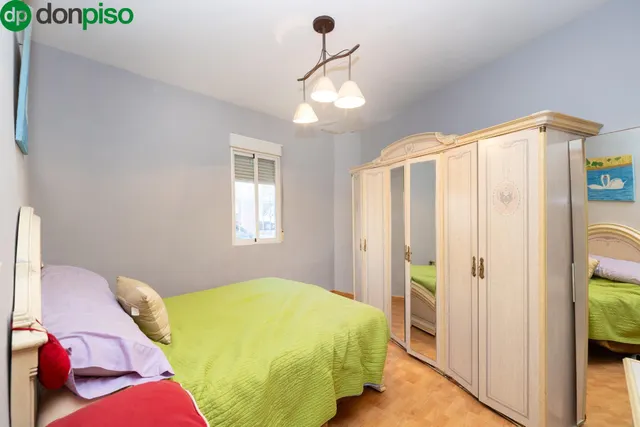Casa con estupenda ubicación en Armilla. avenida de los ogíjares — 17