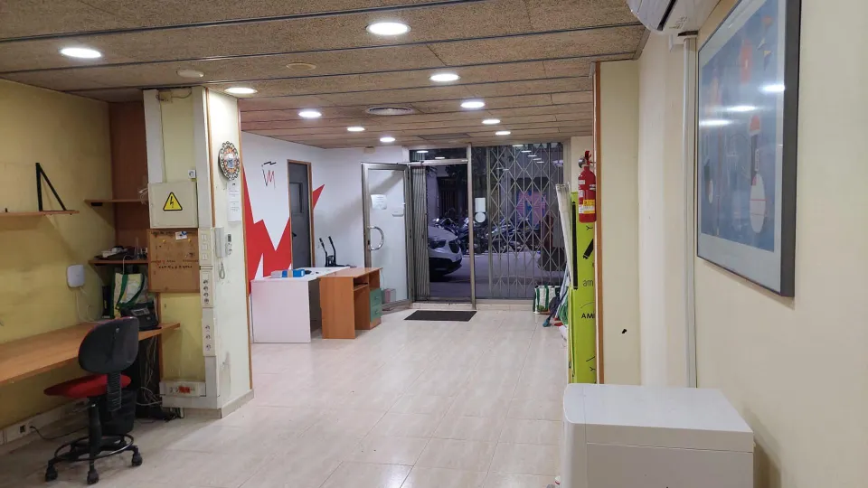 Local comercial junto a Avenida Madrid
