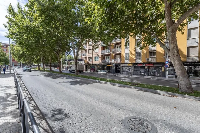 Local de 247 m2 en avenida de madrid – Granada capital — 18