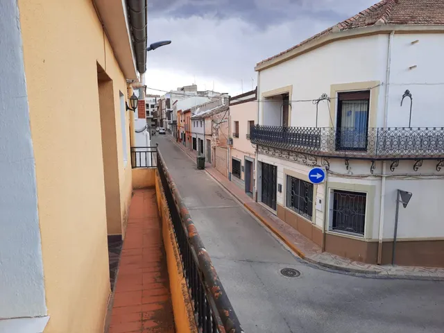 Amplia vivienda familiar en el corazón de Montealegre del Castillo — 14