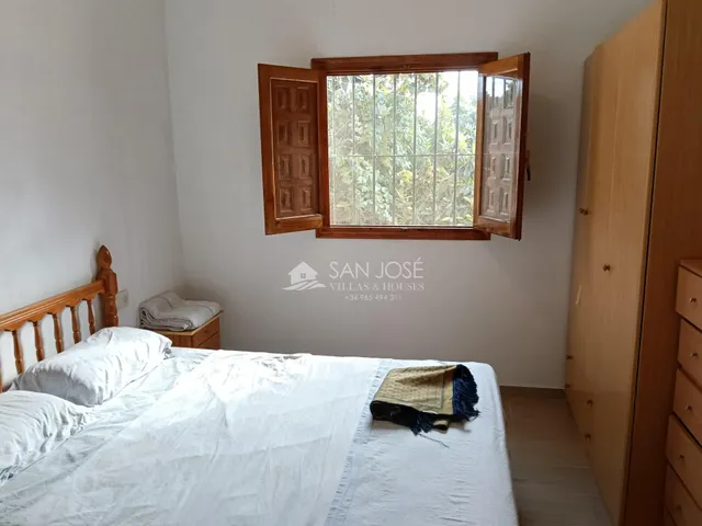 SE VENDE CHALET EN BUEN ESTADO EN MONFORTE DEL CID EN LA ZONA DEL FONT DEL LLOP — 44