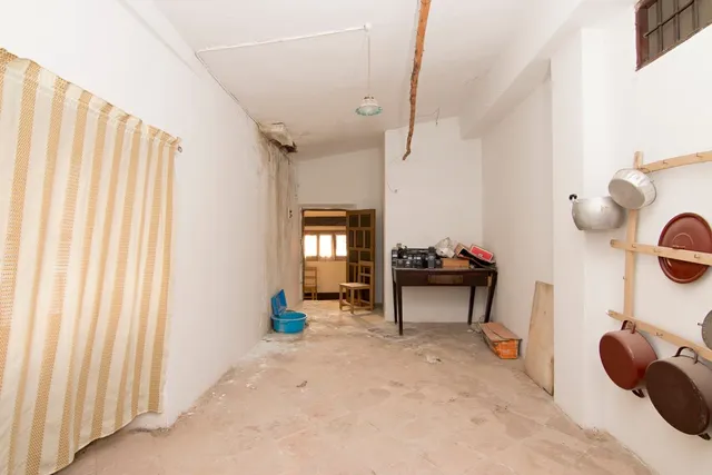 Escpecatcular Casa- Edficicio en el Centro de Baza — 22