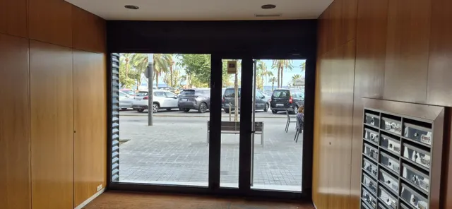 Piso en 1ª línea a 1 min de la playa y 3 min de la estación — 38