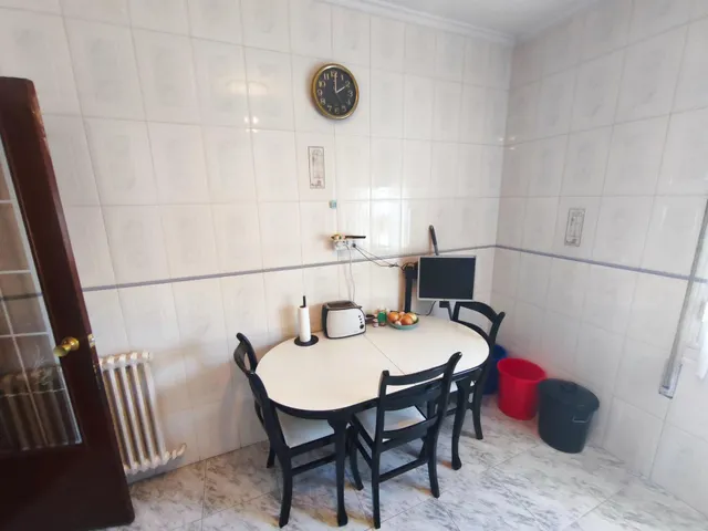 FANTASTICA OPORTUNIDAD 8º PISO 92m2 en AVENIDA GASTEIZ esq. Beato - LUZ Y VISTAS- 3 hab. para entrar a vivir o Actualizar — 11