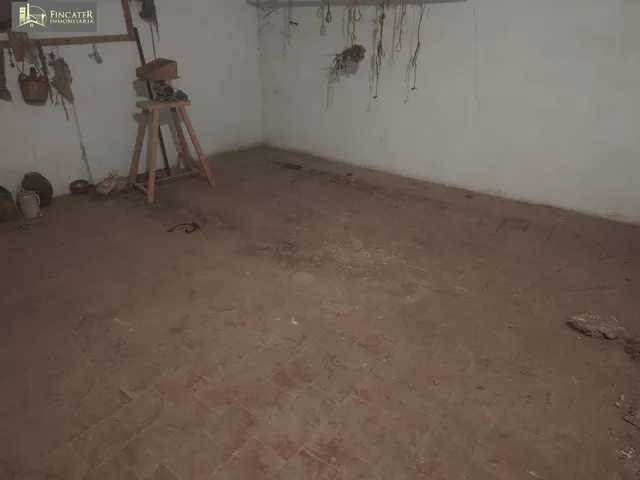 CASA EN CELLA — 34