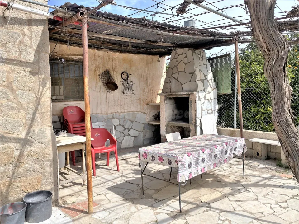 Cortijo muy cerca de pueblo de Tíjola