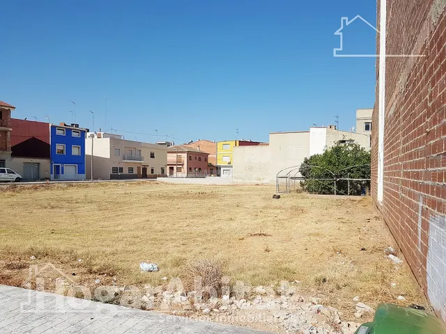 DOS PARCELAS EDIFICABLES EN ZONA URBANA — 11