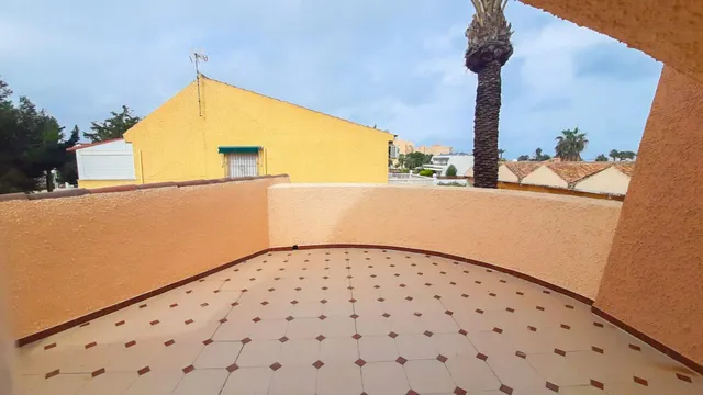Cuidado chalet en Playa Honda, con piscina y garaje — 26