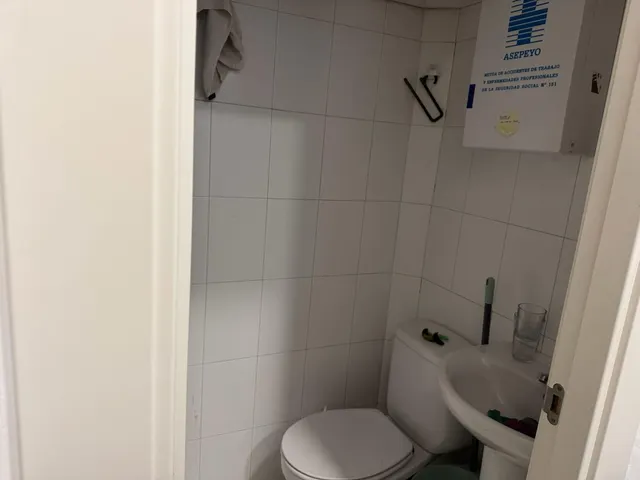 DOS LOCALES COMERCIALES JUNTOS CON ALMACEN Y ASEO PROPIO — 13