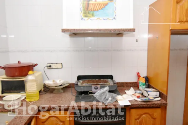 AMPLIA CASA CON TERRAZA CON MUCHAS POSIBLIDADES — 8