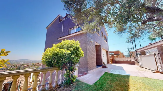 Magnífica Casa con Vistas Espectaculares - foto 3