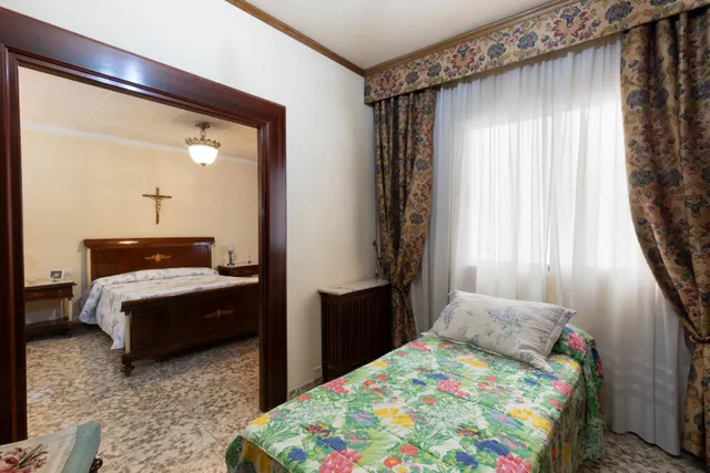 Amplia vivienda en pleno centro de Granada — 12