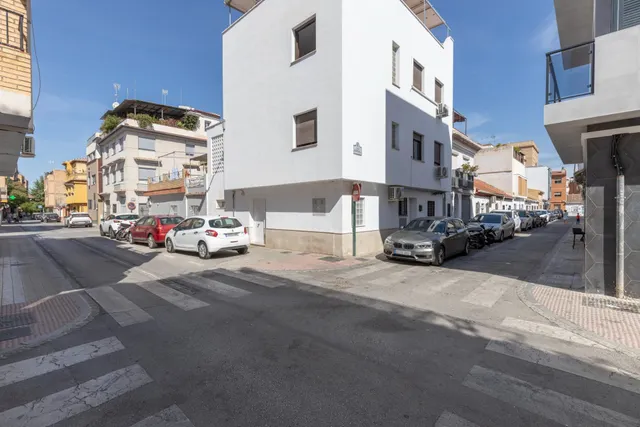 SE VENDE CASA SOLAR EN CALLE GUADALAJARA, EN EL ZAIDÍN. — 10