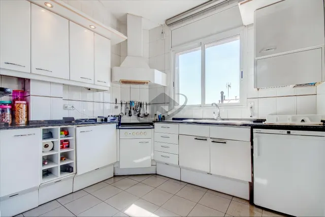 EXCLUSIVO ÁTICO CON TERRAZA ORIENTADO A SUR EN LA CREU DE BA - foto 5