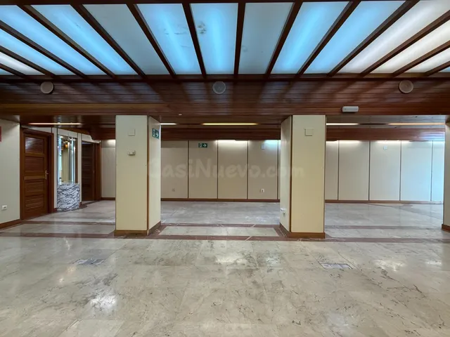 INMOBILIARIA ARBETETA ALQUILA LOCAL COMERCIAL EN CALLE LA CA - foto 4