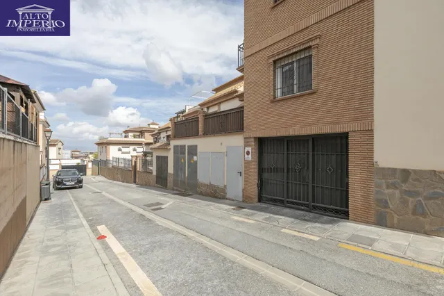 Ático en venta en La Zubia — 8