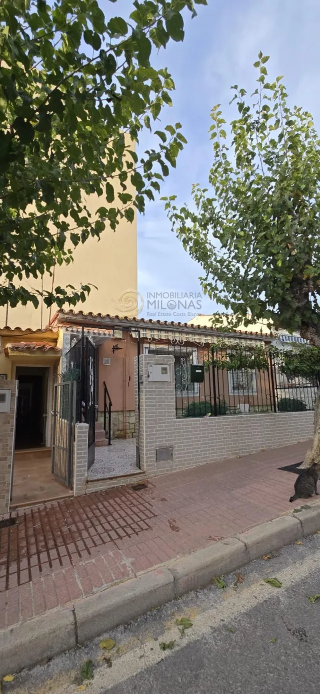 ¡CASITA PAREADA EN ALQUILER ANUAL EN BENIDORM\! Tu nuevo hogar te espera ☀️ — 9