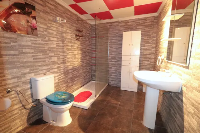 AMPLIO APARTAMENTO JUNTO A LA PLAYA — 14