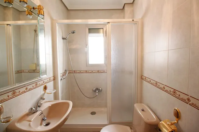 PISO DE TRES habitaciones CON ASCENSOR EN MADRID RÍO — 20