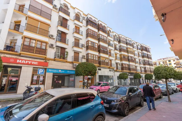 ESTUPENDO PISO EN LOJA....EN PLENO CENTRO!!! — 38