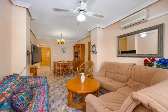Apartamento de 2 dormitorios en Torrevieja, a 200m de la Playa de Los Locos — 7