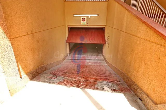 Parking 21m² en alquiler - MERCADONA — 5