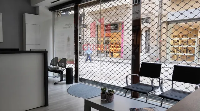 LOCAL EN PRIMERÍSIMA LÍNEA DE ZONA COMERCIAL - foto 3