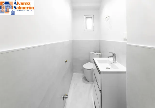 PISO DE 5 DORMITORIOS EN CALLE RECOGIDAS — 24