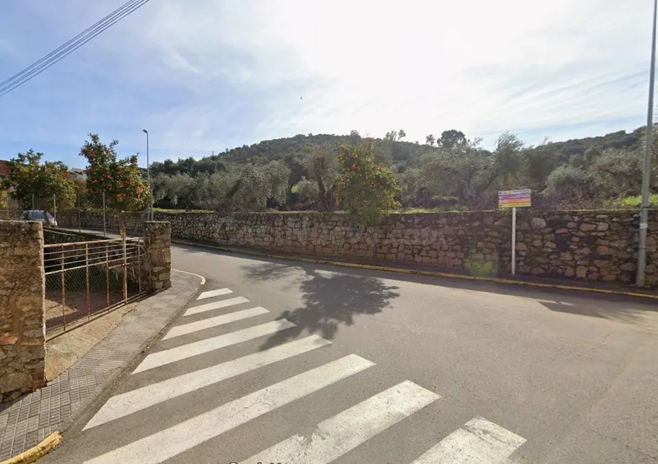 Vivienda a reformar en Alcuéscar (Cáceres)