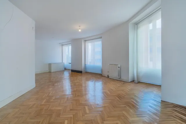 Piso  Ideal Para Reformar  Calle San Lorenzo — 10