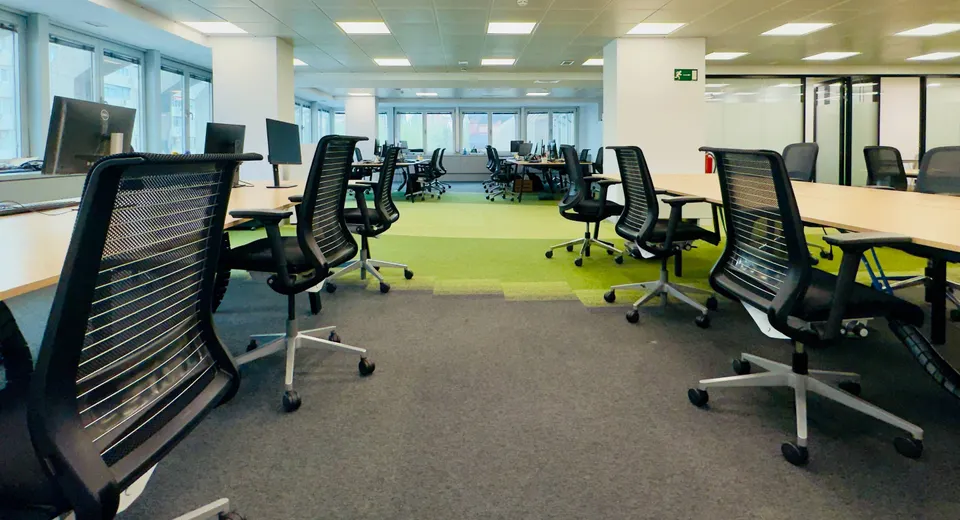OFICINA | AZCA, donde empresa y ubicación se encuentran