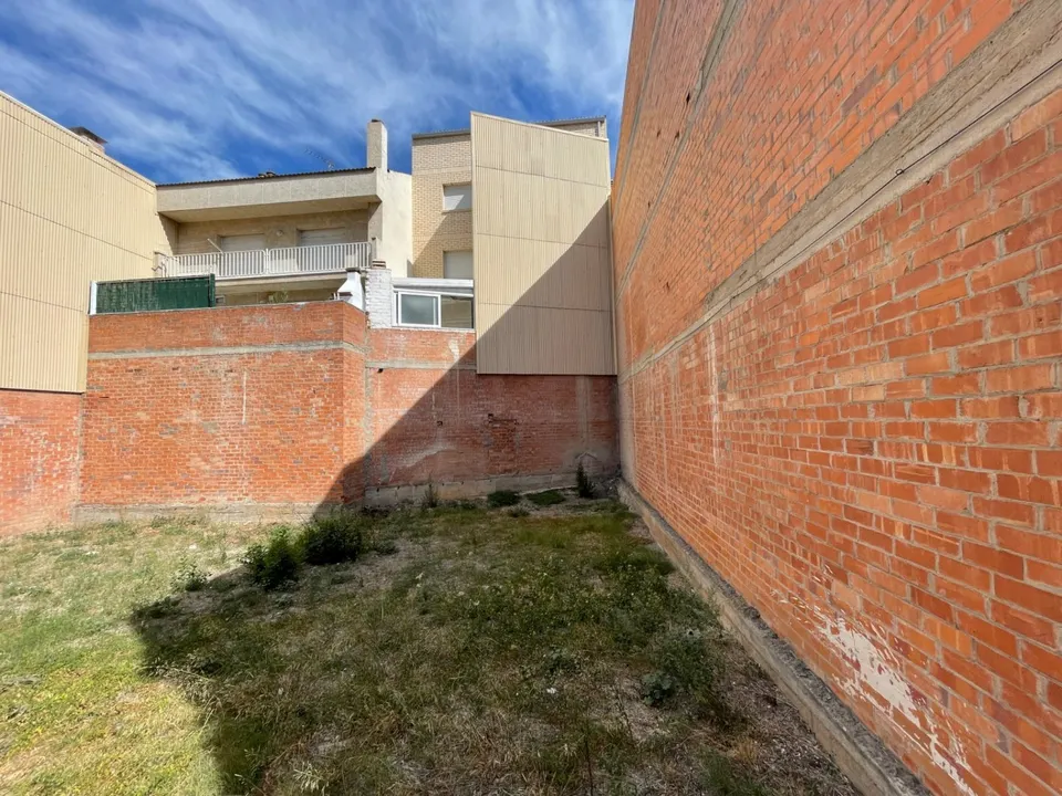 SOLAR EN VENDA A IGUALADA - POBLE SEC