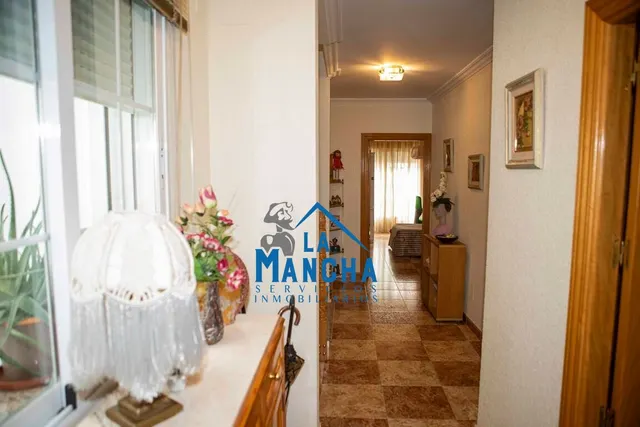 *595.000€* inmobiliaria la mancha vende casa en el barrio de san pablo de Albacete — 45