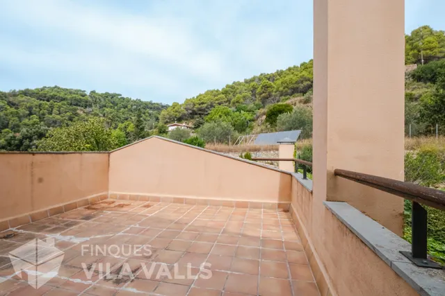 Villa de lujo con piscinas y finca de 6 ha en Sant Feliu de Codines — 47