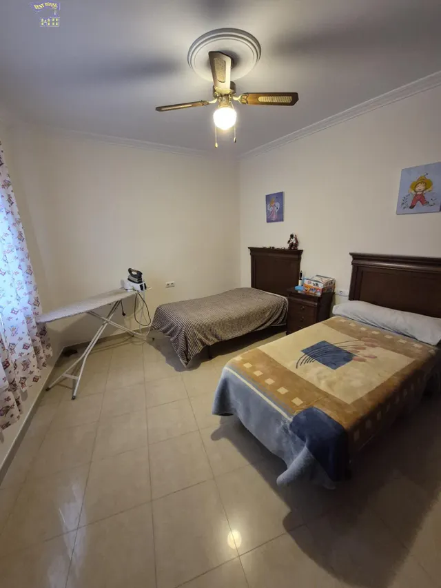 SE VENDE CASA EN ZONA CENTRO — 25