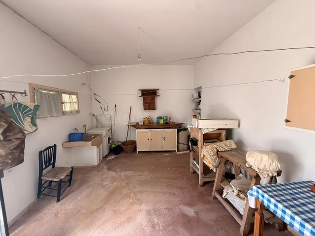 Casa señorial con gran fachada y patios en Aguilar de la Fro - foto 2