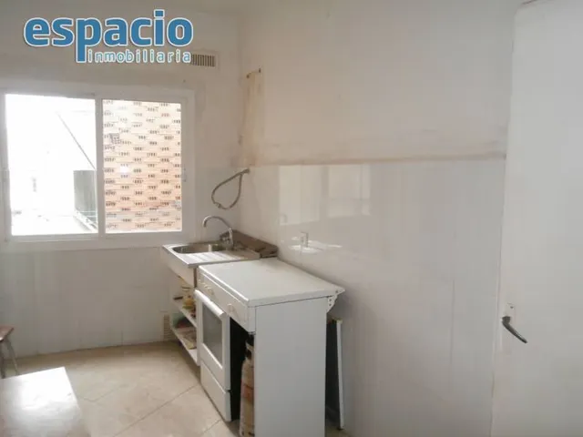 SE VENDE PISO ZONA PLAZA DE ABASTOS — 5