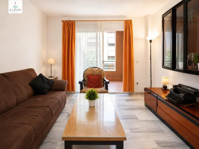 habitación EN RESIDENCIAL CON JARDINES EN TEATINOS (MALAGA) — 8
