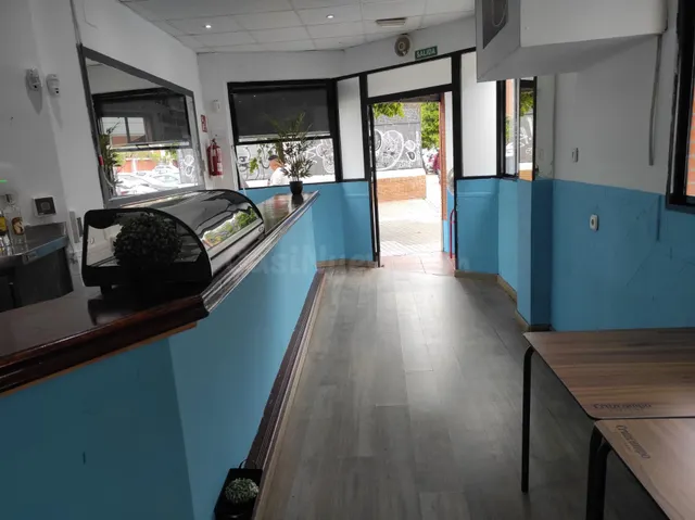 Local comercial junto a Torneo, con licencia de cocina, vela