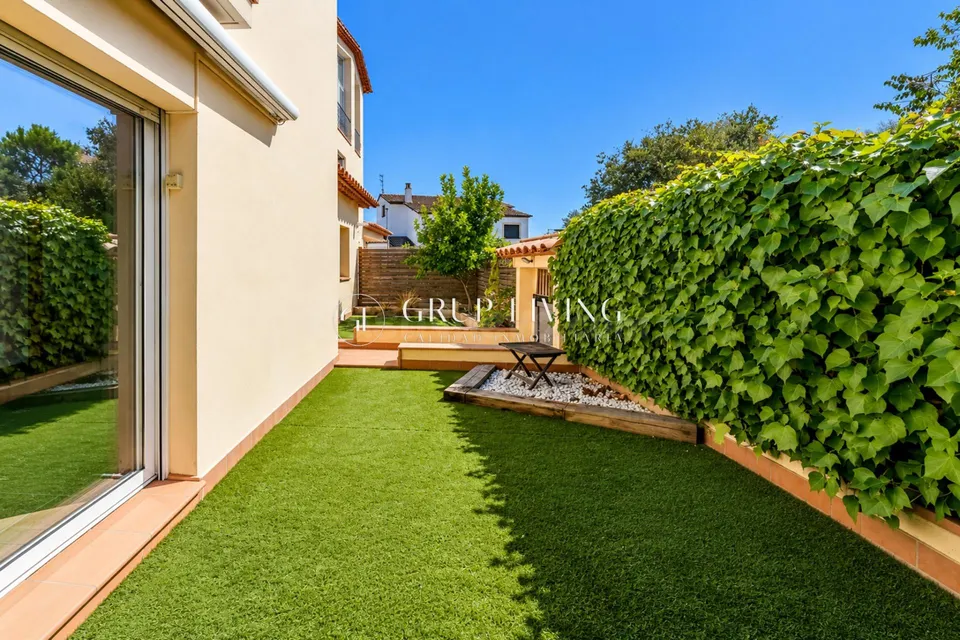 CASA PAREADA PARA DISFRUTAR DEL ESPACIO, TRANQUILIDAD Y CALIDAD DE VIDA EN SANT PERE DE RIBES