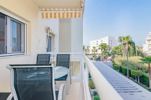 ¡Tu oasis junto a mar! Precioso piso de 2 dormitorios con terraza, piscina y garaje en Playa Poniente, Motril. — 13