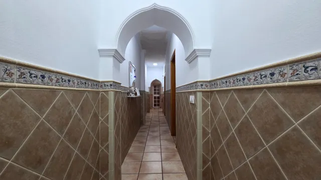 Casa adosada con amplios espacios interiores y exteriores, próxima a María Guerrero — 10
