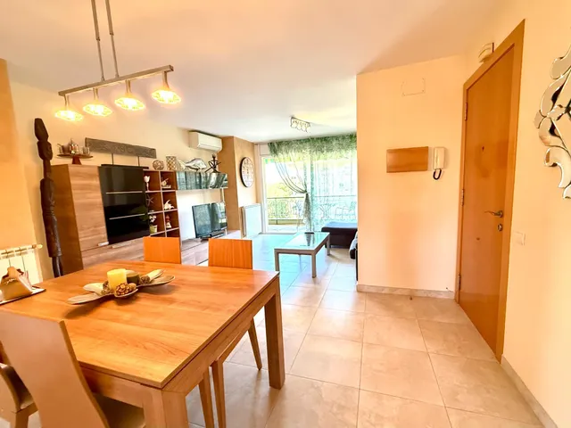 Exclusivo piso con dos terrazas, 3 habitaciones, piscina y maravillosas vistas en playa de aro — 6