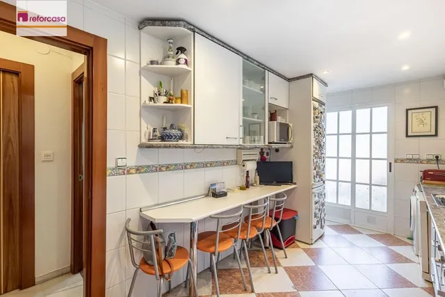CASA PAREADA EN LA ZUBIA CON PISCINA, ZONA DE BARBACOA Y JARDÍN — 15