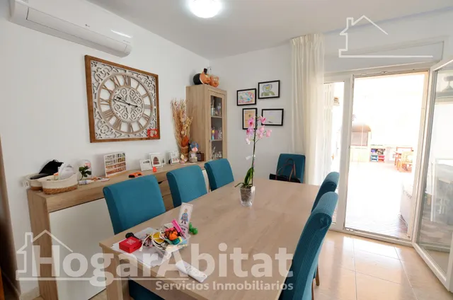 Respira paz entre el mar y la montaña en este exclusivo chalet pareado reformado con piscina privada, solárium y parking — 6