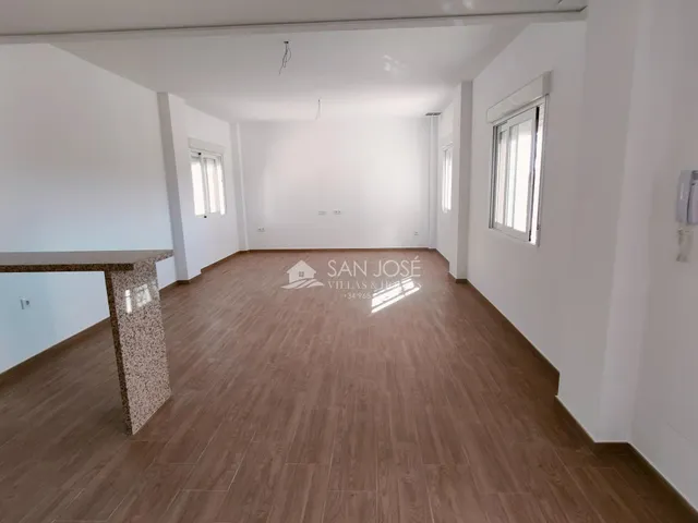 SE VENDE CHALET DE OBRA NUEVA AL LADO DEL PUEBLO DE MACISVENDA-ABANILLA — 47